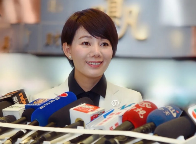 海底捞最有号召力的女人，又回来了