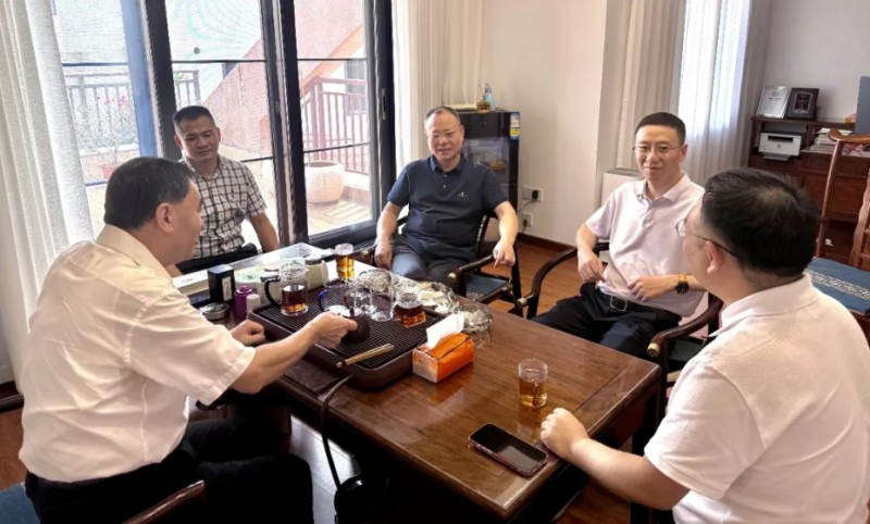 海南省工商联专职副主席刘峰松一行莅临海南省山西商会调研指导